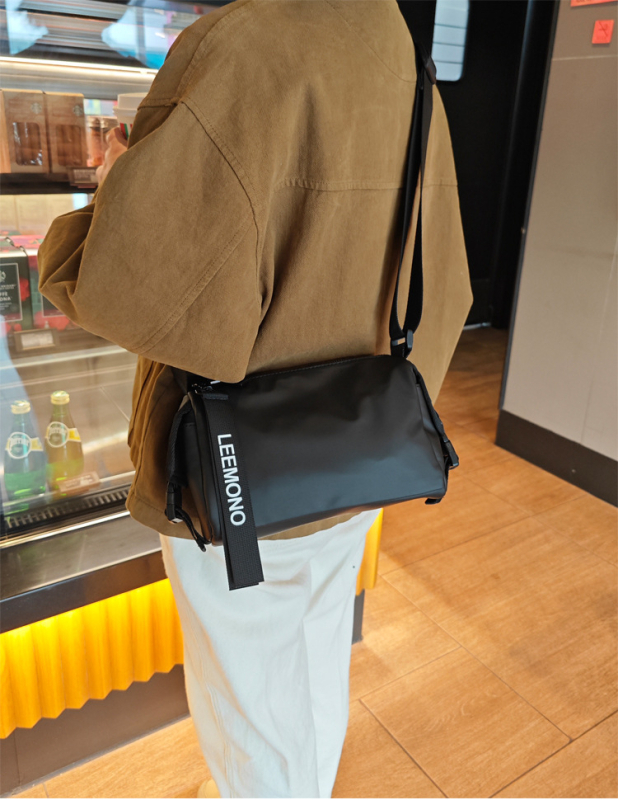 Unisex crossbody torba od Oxford platna, horizontalnog kvadratnog oblika, zatvaranje na zip, unutarnja džep sa zipom