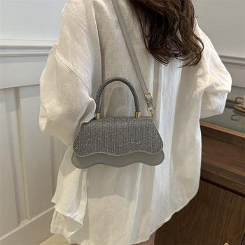 PU ženska kvadratna crossbody torba, urbani stil, s poklopcem zatvaranja i ID džepom