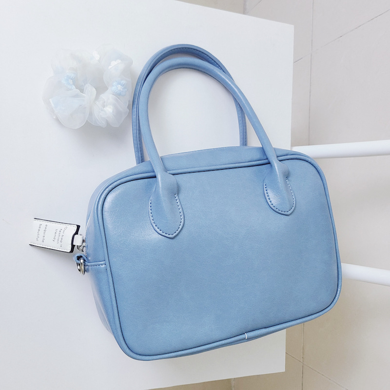 PU materijal crossbody kvadratna torba, zip zatvaranje, podstava od poliestera, trodimenzionalni dizajn