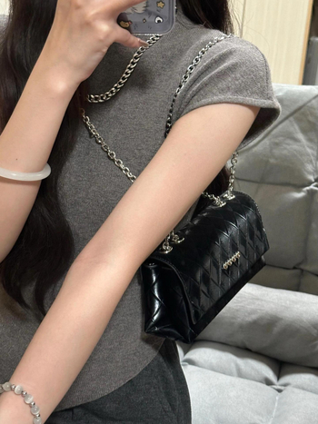 Ženska crossbody torba s lancem, kvilirana, kvadratnog oblika, PU koža, gradski minimalistički stil, svakodnevna upotreba, ljeto 2024 izlazak