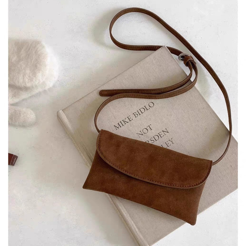 Crossbody torba s retro stilom, PVC materijal, horizontalni kvadratni oblik, magnetsko zatvaranje, unutarnja podstava od pamuka (Jesen 2025)