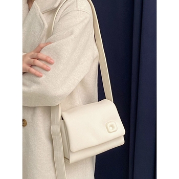 Ženska torbica preko ramena od Cordure, mali kvadratni stil, zatvaranje prekriveno, oblik torbe: druga, proljeće 2018 izdanje