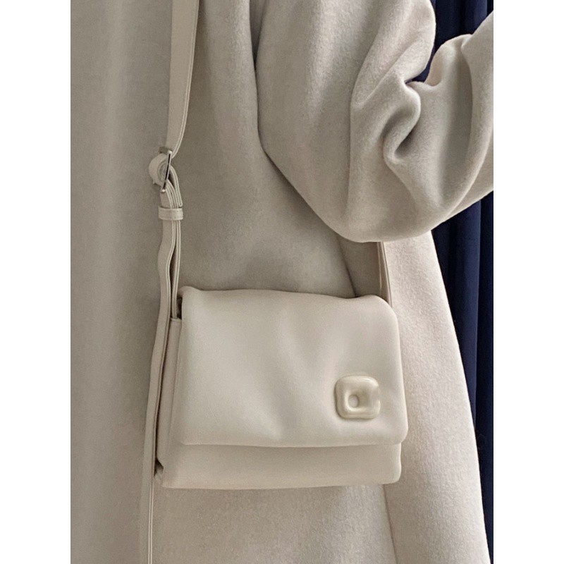 Ženska torbica preko ramena od Cordure, mali kvadratni stil, zatvaranje prekriveno, oblik torbe: druga, proljeće 2018 izdanje