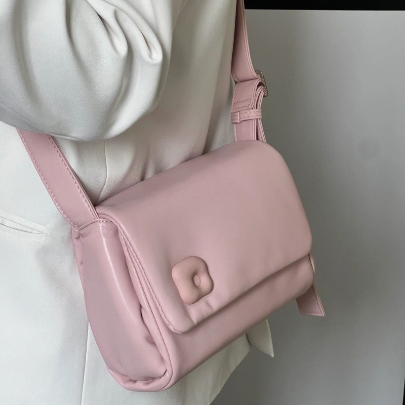 Ženska torbica preko ramena od Cordure, mali kvadratni stil, zatvaranje prekriveno, oblik torbe: druga, proljeće 2018 izdanje