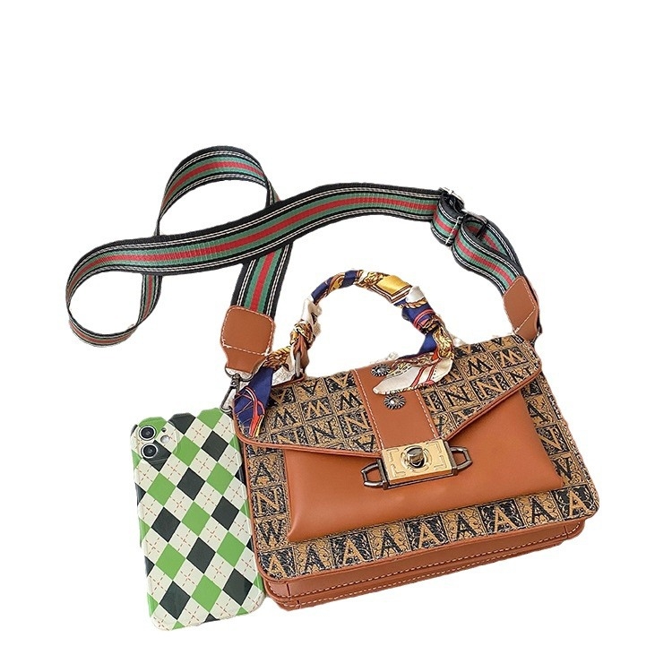 Ženska PU crossbody torba, horizontalni kvadratni oblik, zatvaranje s poklopcem, unutarnja džep za telefon, jedna naramenica
