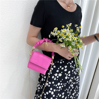 Ženska PU crossbody torba, gradski stil, mali kvadratni oblik, magnetsko zatvaranje, uspravna kvadratna silueta