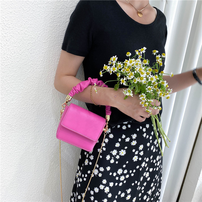Ženska PU crossbody torba, gradski stil, mali kvadratni oblik, magnetsko zatvaranje, uspravna kvadratna silueta