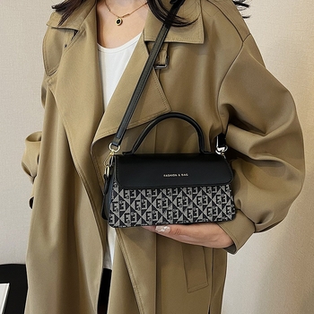 Korejskog stila modna mala kvadratna torbica od PU, vodoravnog kvadratnog oblika, zatvaranje preklopom, podstava od sintetičke kože