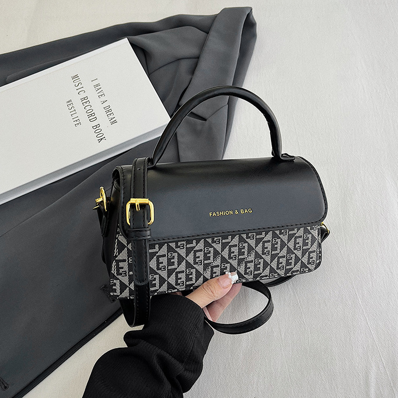 Korejskog stila modna mala kvadratna torbica od PU, vodoravnog kvadratnog oblika, zatvaranje preklopom, podstava od sintetičke kože