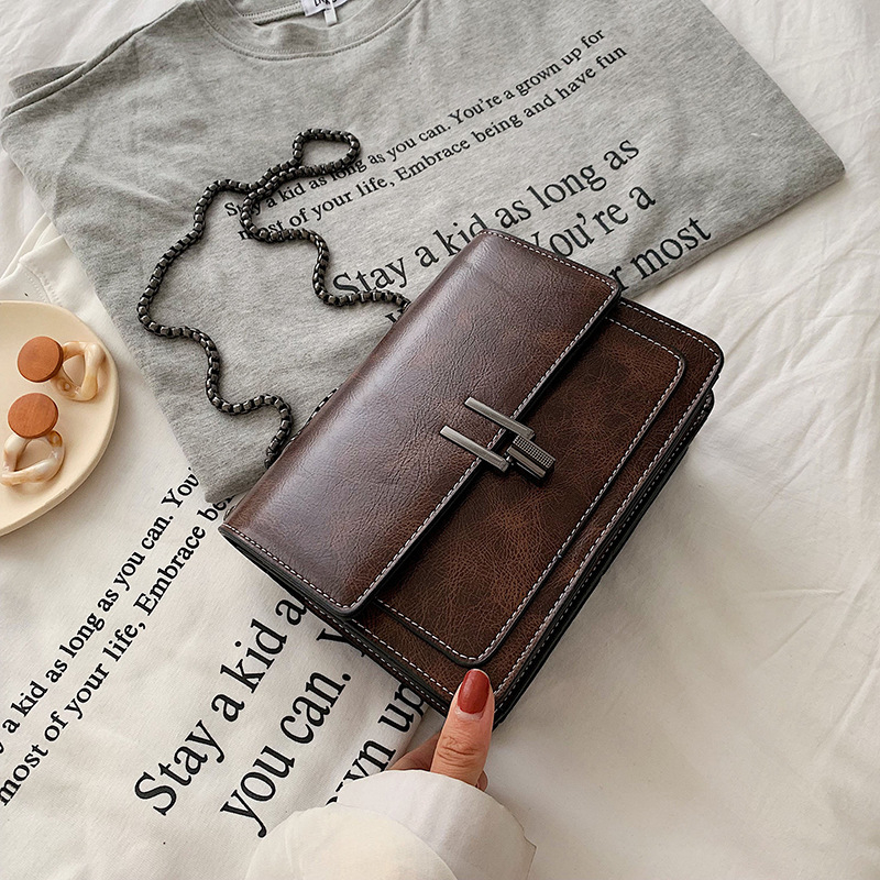 Ženska torbica s lancem preko ramena (svjež i sladak stil, PU materijal, Ferrari brend, otvaranje poklopcem, PU podstava)