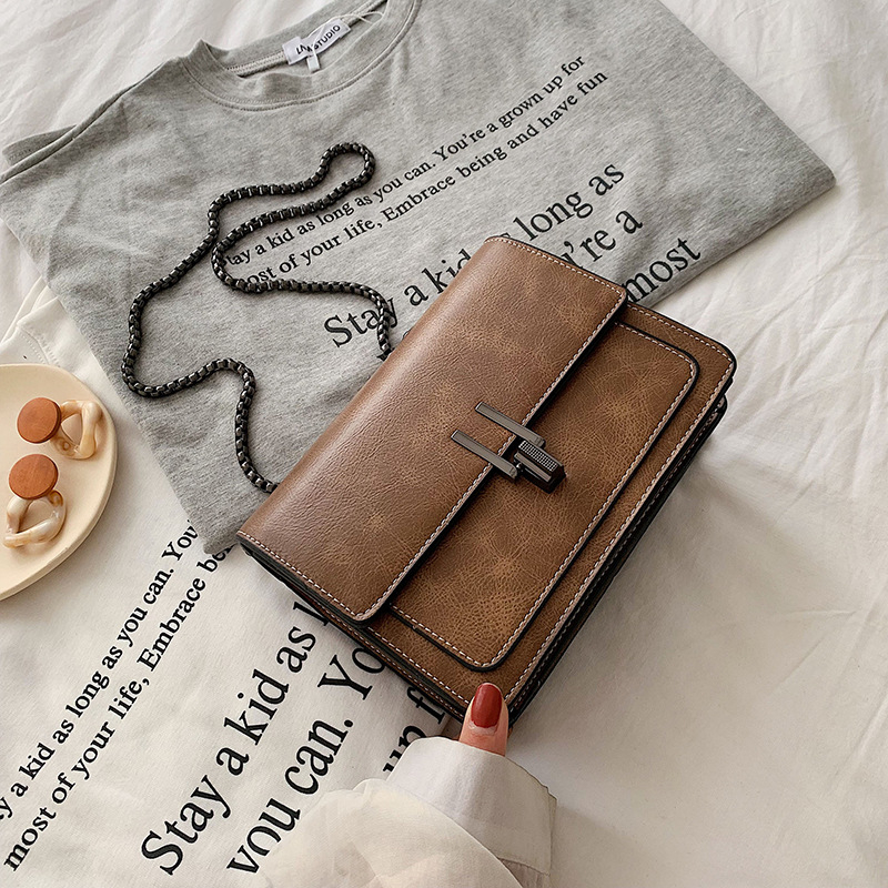 Ženska torbica s lancem preko ramena (svjež i sladak stil, PU materijal, Ferrari brend, otvaranje poklopcem, PU podstava)