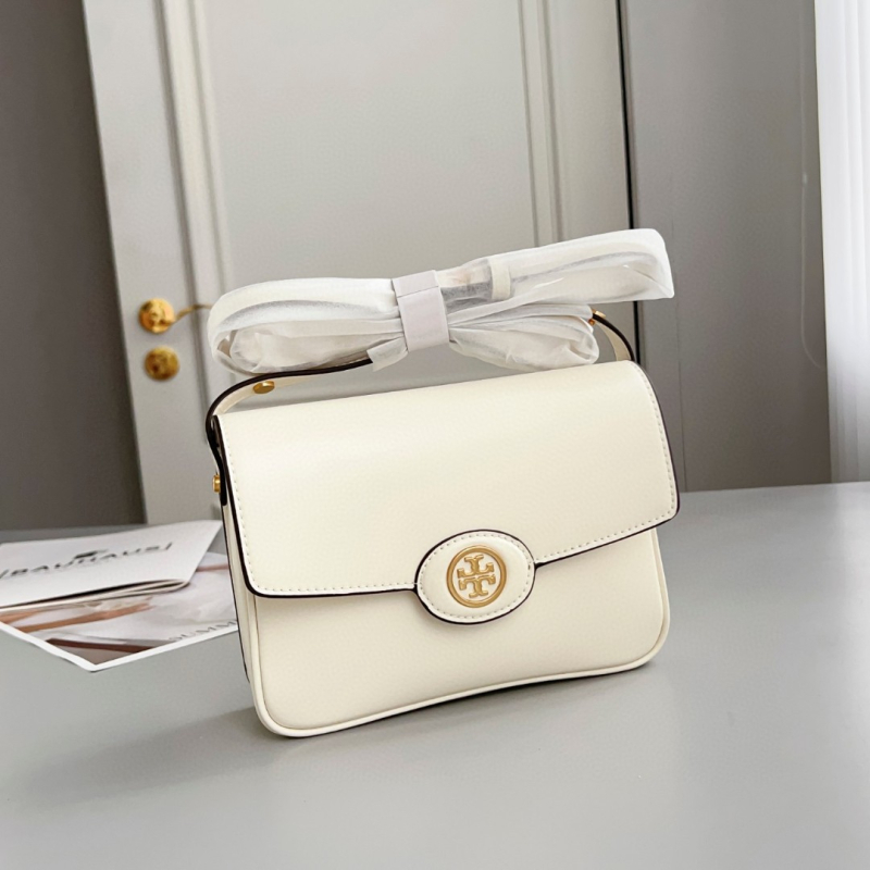 Ženska crossbody torbica od prave kože, horizontalno kvadratnog oblika, zatvaranje kapom, unutarnja džep za ID, s jednim remenom