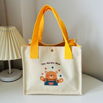 Platnena kvadratna torba, stil dječje karikature, Triumph, magnetska kopča, proljeće 2025