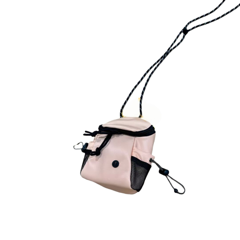 Torba za mobitel u street stilu, visokokvalitetna tkanina, vertikalni kvadratni oblik, zatvarač, unutarnja pretinica za mobitel