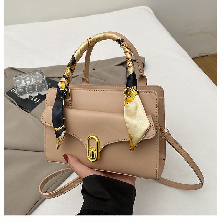 Ženska crossbody torba u uličenom stilu, PU materijal, vodoravni kvadratni oblik, zatvaranje zipom, ugrađeni pretinac za telefon