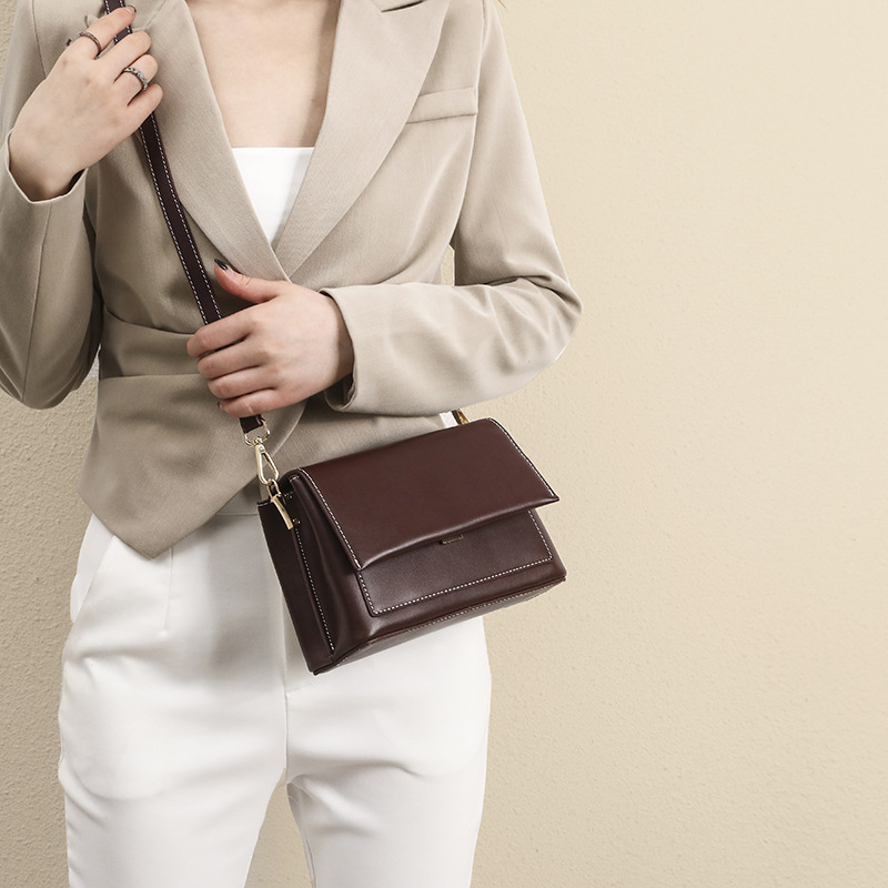PU crossbody torba, gradski stil, s poklopcem, horizontalnog kvadratnog oblika, unutarnji džepovi sa zatvaračem: džep za telefon i ID