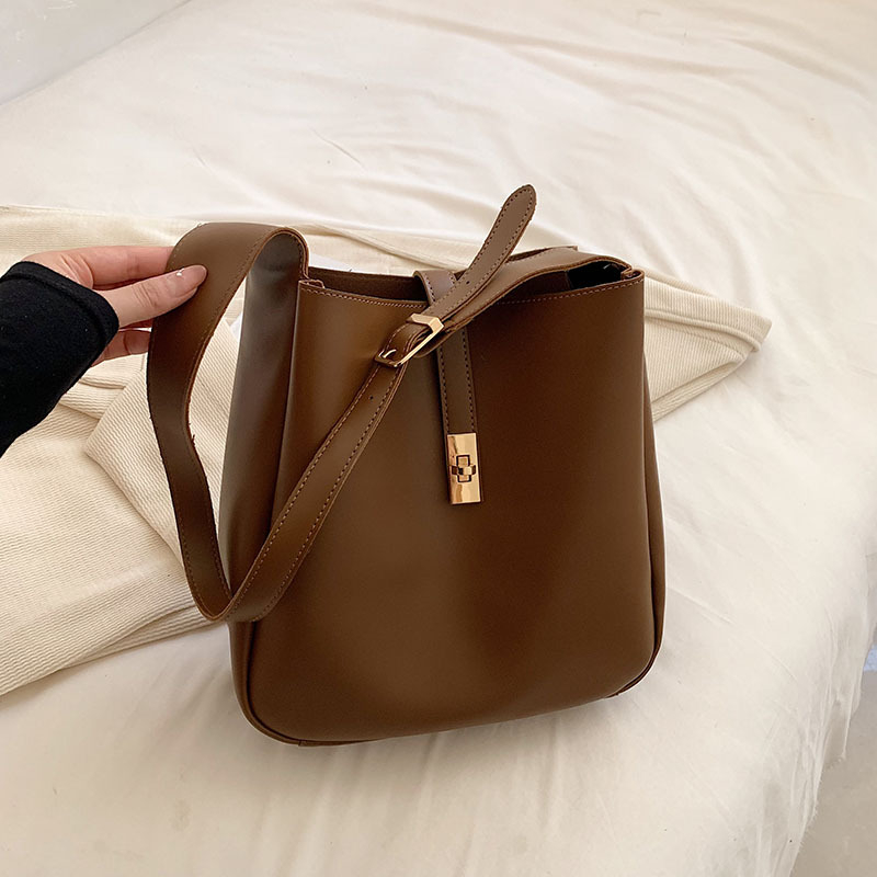 PU dámska tote taška, streetový štýl, magnetické zapínanie, vrecko na zips, polyesterová podšívka