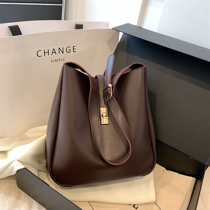 PU dámska tote taška, streetový štýl, magnetické zapínanie, vrecko na zips, polyesterová podšívka