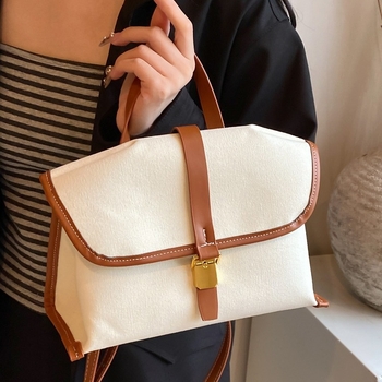 Ženska denim crossbody torba - horizontalnog kvadrata oblika, otvor s poklopcem, džep za mobitel