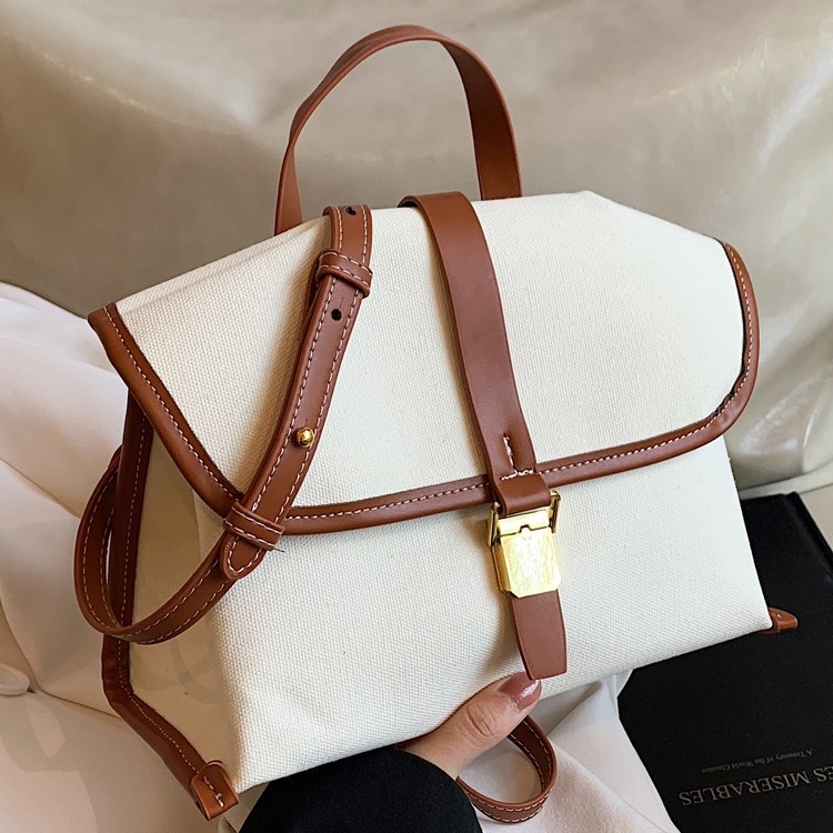 Ženska denim crossbody torba - horizontalnog kvadrata oblika, otvor s poklopcem, džep za mobitel