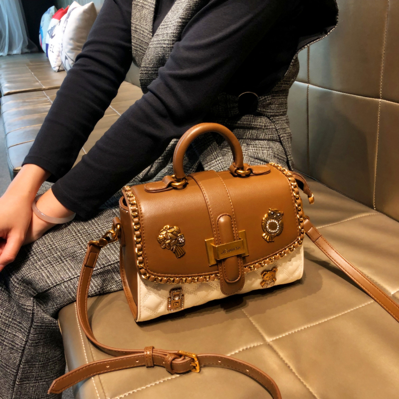 Krosbody torba preko ramena - goveđa koža, unisex stil, podstava od poliestera, Zima 2025