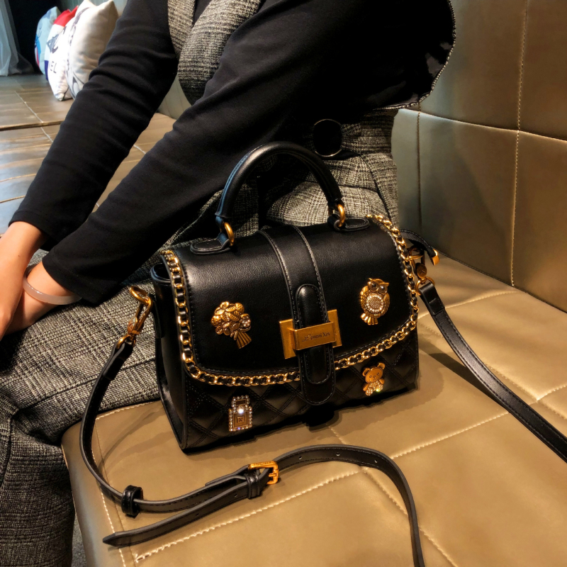 Krosbody torba preko ramena - goveđa koža, unisex stil, podstava od poliestera, Zima 2025