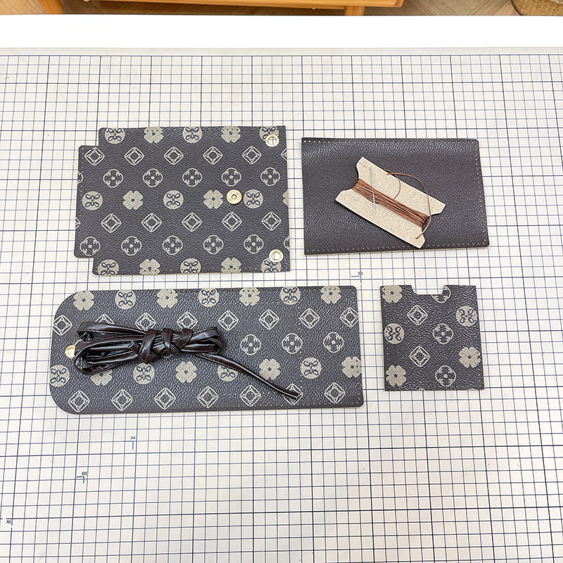 Ručna izrada PU torba, vertikalno kvadratnog oblika, otvaranje s poklopcem, unutarnji džep sa zatvaračem, PU podstava — urban stil jednostavnosti za svakodnevnu upotrebu