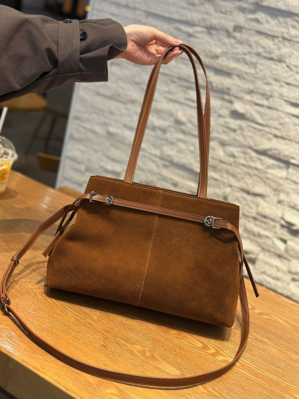 Jesen 2025 Crossbody torba od prave kože, mat tekstura, horizontalni oblik, velika kapacita