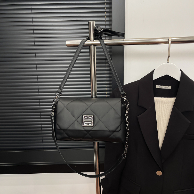 Torba za ramena s dijamantnim prešivanjem, PU materijal, zatvaranje s kapom, unutarnja zip kapsa, jednoručni remen, Zima 2025