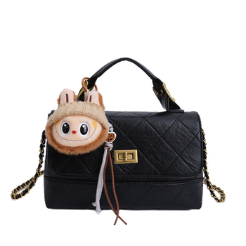 Mala kvadratna PU torba, gradski minimalistički stil, zatvaranje na zip, jedna naramenica, unutarnja pretinac za telefon