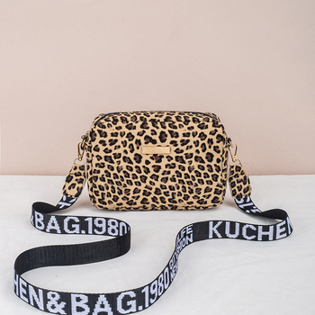 Ženska torbica leopard uzorak PU materijala, crossbody torba, horizontalni kvadratni oblik, zatvarač, proljeće 2025