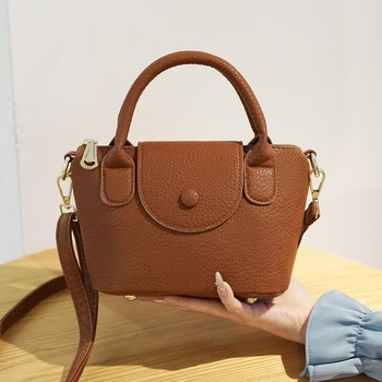 Yifeidi PU ženska torbica za ramena - ulični stil, vodoravni kvadratni oblik, zatvarač, laminirano unutrašnje, proljeće 2025