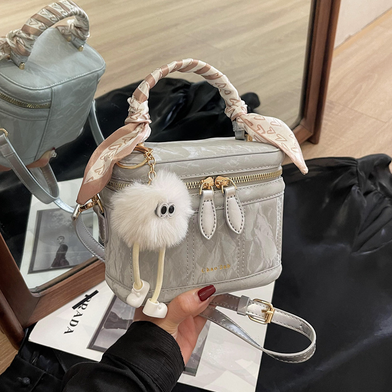 PU kožna bucket crossbody torba, horizontalni kvadratni oblik, zatvarač, pretinac za mobitel, poliester podstava od poliestera