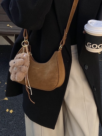 PU materijal crossbody torbica, gradska jednostavnost, horizontalan kvadratnog oblika, zatvarač, poliester podstava, zimska kolekcija 2025