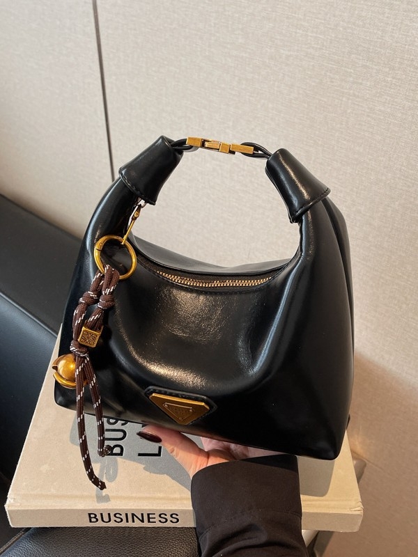 PU kožna crossbody torbica s horizontalnim kvadratnim oblikom, zatvaranje zipom, poliester podstava, unutarnji džepovi: džep sa zipom, džep za telefon, džep za dokumente; jedna naramenica; svakodnevna upotreba; Proljeće 2025