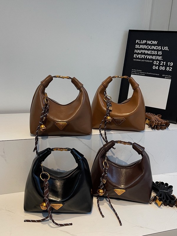 PU kožna crossbody torbica s horizontalnim kvadratnim oblikom, zatvaranje zipom, poliester podstava, unutarnji džepovi: džep sa zipom, džep za telefon, džep za dokumente; jedna naramenica; svakodnevna upotreba; Proljeće 2025
