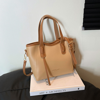 PU crossbody bucket taška, mestský minimalistický štýl, horizontálny štvorcový tvar, zipsové zapínanie, polyesterové vnútro