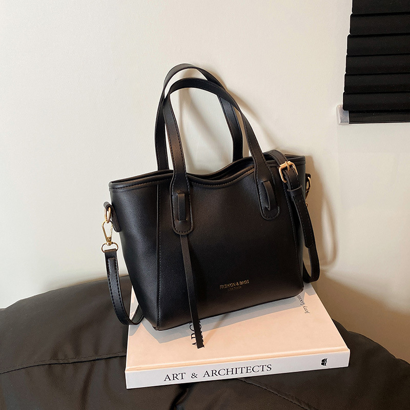 PU crossbody bucket taška, mestský minimalistický štýl, horizontálny štvorcový tvar, zipsové zapínanie, polyesterové vnútro