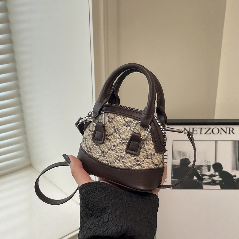 Crossbody torba s urbanim stilom, PU materijal, oblik školjke, zatvaranje na zip, poliester podstava