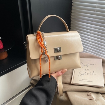 Chiquan luksuzna retro torbica za rame, PU, mala kvadratna forma, crossbody s zaključavanjem, bez podstave, svakodnevna upotreba