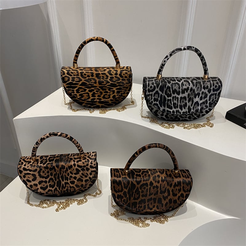 Ikarsh kabelka s leopardím vzorem, polkruhový tvar – PU koža, street style, zapínanie na klapku, jeseň 2025