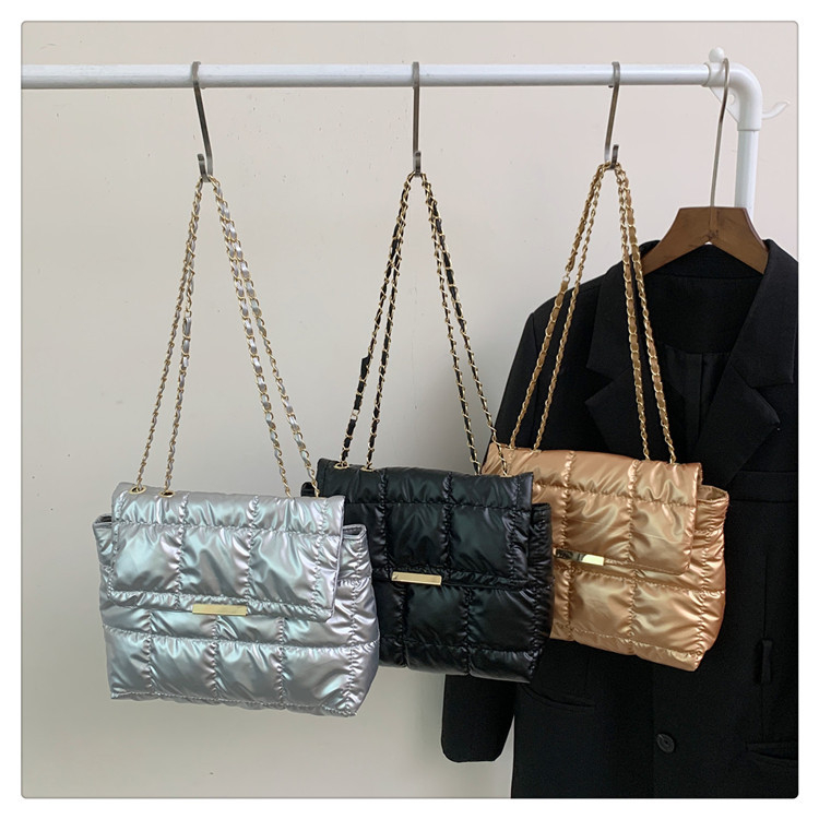 Crossbody torba — horizontalni kvadratni oblik, Oxford materijal, zatvarač s poklopcem, džep za telefon, poliester podstava, dvostruke naramenice