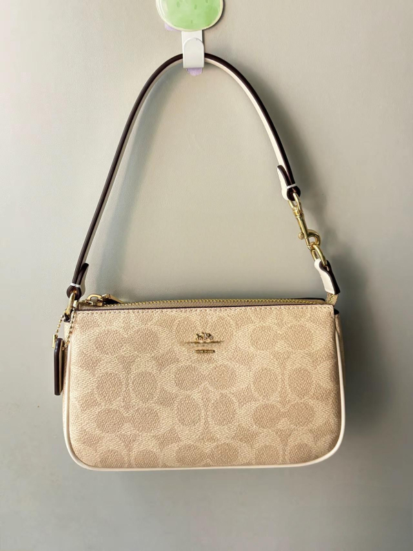 Nolita19 pečių crossbody rankinė — miesto paprastumas, PVC medžiaga, horizontali kvadrato formos, užtrauktukas užsegimas, vidinės kišenės telefonui ir identifikacinei kortelei, poliesterio pamušalas