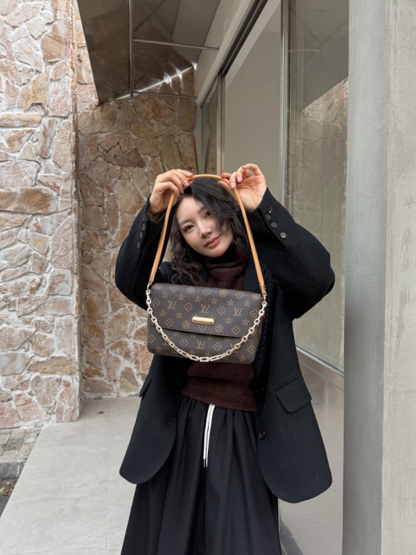 Crossbody taška, malý štvorcový štýl, materiál super vlákno, zips, priečinok na dokumenty, na každodenné použitie