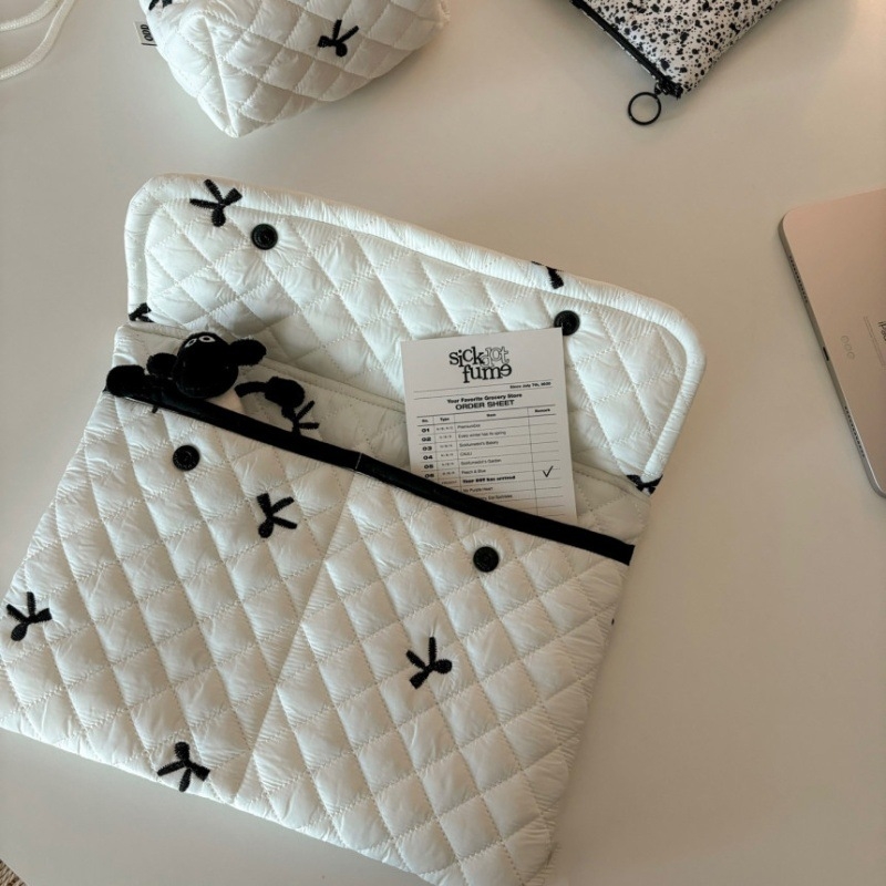 Fei Rabbit Torbica za laptop s mašnicom i prešivenim dizajnom, karirani vanjski materijal, pamuk, unutarnja podstava od poliester-bavna, više pretinaca