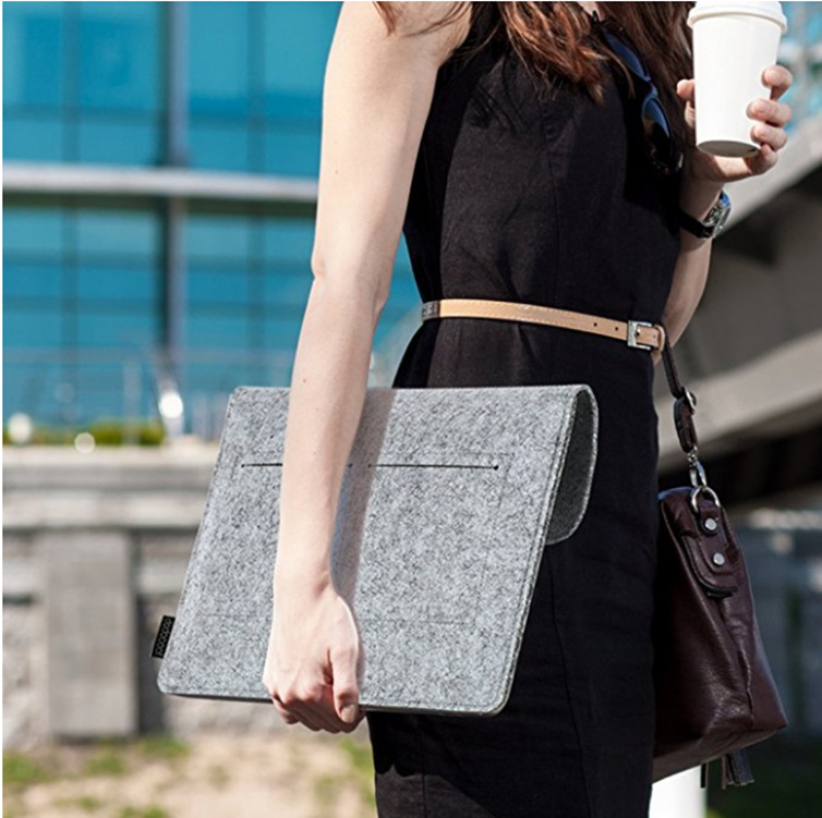 Eiropas un Amerikas stila felta datora soma un planšetes aizsargmaciņš; Velcro atvērums; iekšējā odere; iekšējie nodalījumi telefona, ID un datora kabatām; elpojoša, ūdensizturīga, nodilumizturīga; Yue Rong