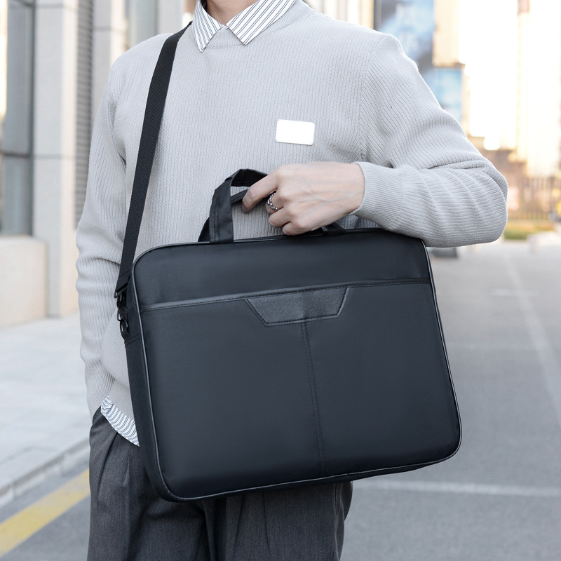 Ľahká taška na notebook a tablet z Oxford látky – cez rameno, obchodný štýl, podšívka polyester, zimné vydanie 2025