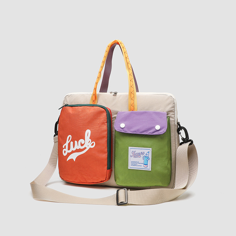 Crossbody torba od najlona, street trend stil, tekstni uzorak, podstava od poliestera, unisex