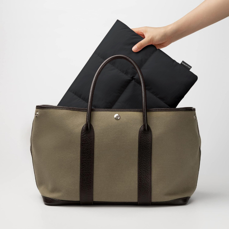 Husă pentru laptop – ultra-ușoară, umplutură moale, exterior și căptușeală din poliester, primăvara 2025