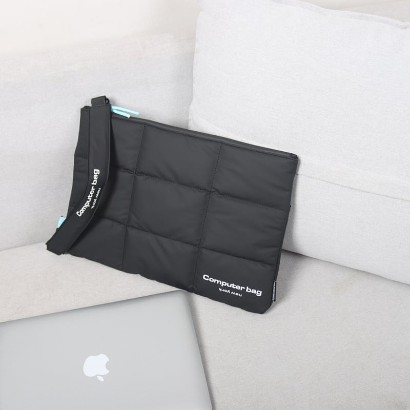 Taška na notebook a tablet — PVC vonkajšia časť, nepremokavá, geometrický vzor, podšívka z polyesteru, minimalistický a luxusný štýl